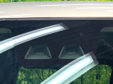 【スマートアシスト】走行中に前方の車両等を認識し、衝突しそうな時は警報とブレーキで衝突回避と被害軽減をアシスト。より安全にドライブをお楽しみいただけます。