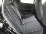 座り心地良好な後席です! 長い間同じ体勢で居るのって大変ですよね。 長く座っているものだから、リラックスできるシートがいいですよね。