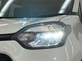 LEDヘッドライトです。デザイン性がよくとても明るいので、夜間の走行や悪天候でも安心です。しかも長寿命!