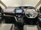 全方位で視界が広い。気持ちがよくて、運転もしやすい。1列目から3列目まで、すべての席がゆったりと座れるスペシャルシートです♪