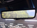 【デジタルインナーミラー】後席の大きな荷物や同乗者で後方が確認しづらい時でも安心!カメラが撮影した車両後方の映像をルームミラー内に表示。クリアな視界で状況の確認が可能です!
