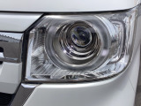 LEDヘッドライトが安全な夜間走行をサポートしてくれます♪照射範囲が広くなるので前方視界が全体的に明るくなり、夜間走行をしっかりアシスト♪