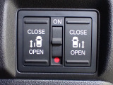 運転席からもスライドドアをボタン操作でスピーディーに開閉できます!またスマートキーでも操作できるので便利です。