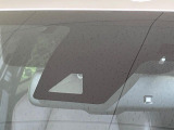 【トヨタセーフティセンス】走行中に前方の車両等を認識し、衝突しそうな時は警報とブレーキで衝突回避と被害軽減をアシスト。より安全にドライブをお楽しみいただけます。