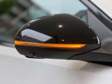 納車前整備は、メルセデスベンツ国際認定メカニックによる最新の検査ライン等の施設が充実した当社工場で入念に行います。メルセデス・ベンツの定める厳しい基準をクリアしたお車のみをご案内させて頂きます。