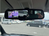 アラウンドビューモニター。上空から見下ろしたような映像が映し出されるので、駐車をスムースに行えます。