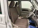 【フロントシート】さまざまな体格の方が快適に運転ができるよう配慮したシートになっております。