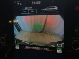 駐車が苦手な方でも安心のバックガイドモニター搭載。 後方の映像をクリアに表示し、ガイドラインで車庫入れや縦列駐車をしっかりサポート。毎日の運転がぐっとラクになります。