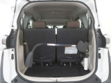 タテにもヨコにもワイドなテールゲート開口部と、低い開口部地上高により、重い荷物も簡単に積み込むことができます。広いラゲッジスペースで、普段使いから旅行まで、ざまざまなシーンで大活躍です。