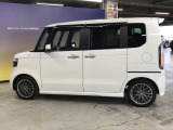 エンジンルーム、室内、クリーニング済みです。厳選したお車を屋内展示場にて展示中☆車両品質には自信がございます!ぜひ一度ご来店ください!!