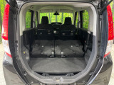 普段のお買い物や通勤、送迎等に十分な荷室スペースを確保しております。セカンドシートを倒すと、大きな荷物の積載も可能です♪