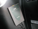 ETC 有料道路の料金所をキャッシュレスで通過できます。