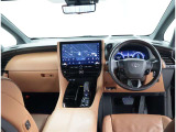 オシャレなインテリアで運転する気分も盛り上がりますよね^^