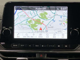 メ-カ-ナビが付いて、多彩な機能が使えます、お出かけの時も目的地をナビが案内してくれるので、安心してお出かけ出来ます♪♪