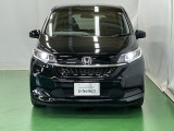 LEDヘッドライトを装備しています。LEDヘッドライトはとても明るく、雨の日や夜間走行も安全・安心です。オートライトコントロール付きで周囲の明るさに応じて自動で点灯・消灯します