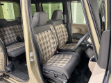 乗降がしやすい運転席。高さが調節できて小柄な方でも運転しやすいポジションをとることができます。