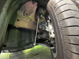 お車を安心してお乗りいただく為には、足回りの定期点検が欠かせません。サービスサポート(有償保証)では無料点検もご提供しており、安心のカーライフをお過ごしいただけるサポート体制が整っています。