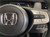 ハンドルにHondaセンシング系のクルーズコントロールやレーンキープアシストなどのスイッチが装備されています。ハンドルから手を離さず安全に操作できます。