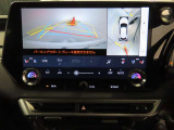 純正ナビ付です。もちろん車両後方を表示するバックガイドモニターが付いていて車庫入れ安心!
