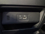 【Cタイプ入力端子・USB入力端子】車内で携帯の充電も可能です!!