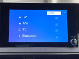 ブルートゥースに接続することにより、スマホに入ったお気に入りの音楽を車内で楽しむことができます♪あると本当に便利な機能になっています!