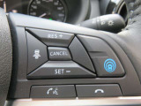 プロパイロットは高速道路の運転で、アクセル、ブレーキ、ハンドルの操作をクルマがアシスト。ドライバーの負担を軽減します。