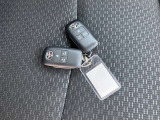 携帯しているだけでドアの解錠・施錠やエンジンの始動ができる電子キー