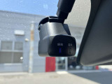 ドライブレコーダー。映像と音声で運転を記録してくれるので万が一の時にも安心です。