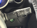【オートライト(AUTO)】外の明るさをシステムが感知して、自動でヘッドライトが点灯します!ヘッドライトをつけ忘れを防ぐ便利機能です。