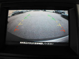 バックビューモニター シフトレバーを「R」位置にすると、自動的に後方の画像を表示します。車庫入れなどでバックする際に後方確認ができて便利です。