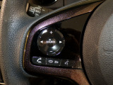 【ステアリングリモコン】ステアリングにオーディオ調節可能なスイッチが装備されていますので運転中でも視線をそらさずにオーディオの調節が可能です!