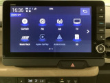 ナビゲーションはフルセグTV、インターナビ対応のGathers純正メモリーナビを搭載しています。Bluetoothオーディオ機能がありますので、スマートフォンなどの音楽も再生できます。