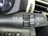 トンネルなど、周囲の明るさの変化でランプ類を自動オン・オフするコンライトです(消し忘れ防止機能付)