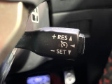 【クルーズコントロール】高速道路もラクラク走行。アクセルを離しても一定速度で走行ができ、長距離運転時の負担を軽減!加速・減速も簡単なスイッチ操作で調整できます。