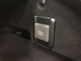 アクセサリーコンセント(AC100V・1500W)です。ラゲージルーム右側に1個設置されています。非常時給電システム付きです。機能の詳細は展示店舗までお尋ねください。
