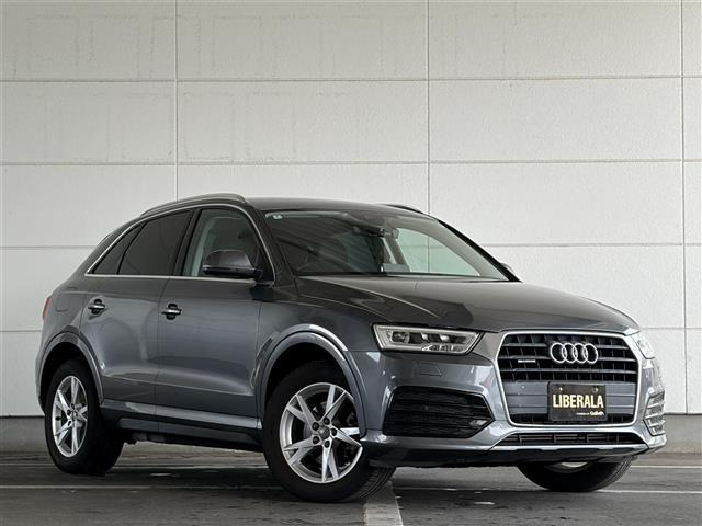アウディ Q3 