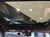 車両は屋内展示しておりますので天候に関係なくごゆっくりコンディションご確認頂けます。車両を倉庫へ保管している場合が御座いますのでご来店前に在庫確認頂けると幸いです。TEL072-784-8800