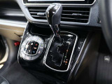 CVT(無段変速)のオートマチックです。インパネシフトがとても使い易く足元がスッキリするので、空間が広く使えますね♪