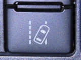 車線逸脱警報装置を装備しております。