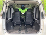 【パワーバックドア】スマートキーや運転席のボタンを押すだけでリアゲートが自動で開閉します!荷物を持っている時や、高い位置にあるバックドアを閉める際に便利な機能です♪