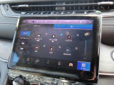 ドライバーの真正面に位置する10.25インチフルカラーマルチビューディスプレイ10.1インチタッチパネルモニター!AMFMラジオ地上デジフルセグETC2.0Bluetooth、USB、Apple Ca