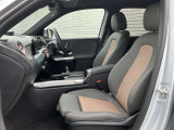 当社の車両は検査員による厳格な検査を行います!機関系はもちろん、骨格部位修復歴や外板パネルの交換歴・板金塗装歴などを十分に確認した上で、基準に達した車両のみを取り扱います!!
