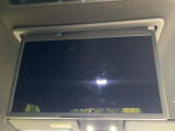 【フリップダウンモニター】大画面モニターで後席でもエンタメをお楽しみいただけます。小さなお子様にも大人気の装備です♪