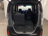 左右分離ですので、いろいろな形の荷物が積めます。