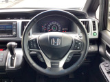 視認性の良いメーターで、運転中も情報がひと目で確認できて安心。見やすさにこだわったデザインで、毎日のドライブがもっと快適に