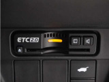 ◆ETC2.0装着◆進化したドライブ体験。料金収受システムだけだったETCが生まれ変わって、高速道路を賢く使うETC2.0に進化しました。多彩な情報サービスが便利で快適なドライブ体験を提供します。