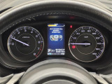 【メーターまわり】ドライバーから見やすい位置にあって安全運転に寄与します。マルチインフォメーションディスプレイでは、クルマに関するたくさんの情報を確認可能。