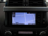 ナビは純正品。フルセグテレビ・CD・DVD・Bluetooth・SDオーディオ対応。