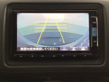 バックでの車庫入れも安心です! リアカメラが付いているバックモニター付のナビを装備しております。操作線もついており距離感も画面から確認できます。