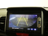 バックガイドモニターで、後方を確認しながら安心して駐車することができます。運転初心者も熟練者も必須の機能ですよ!
